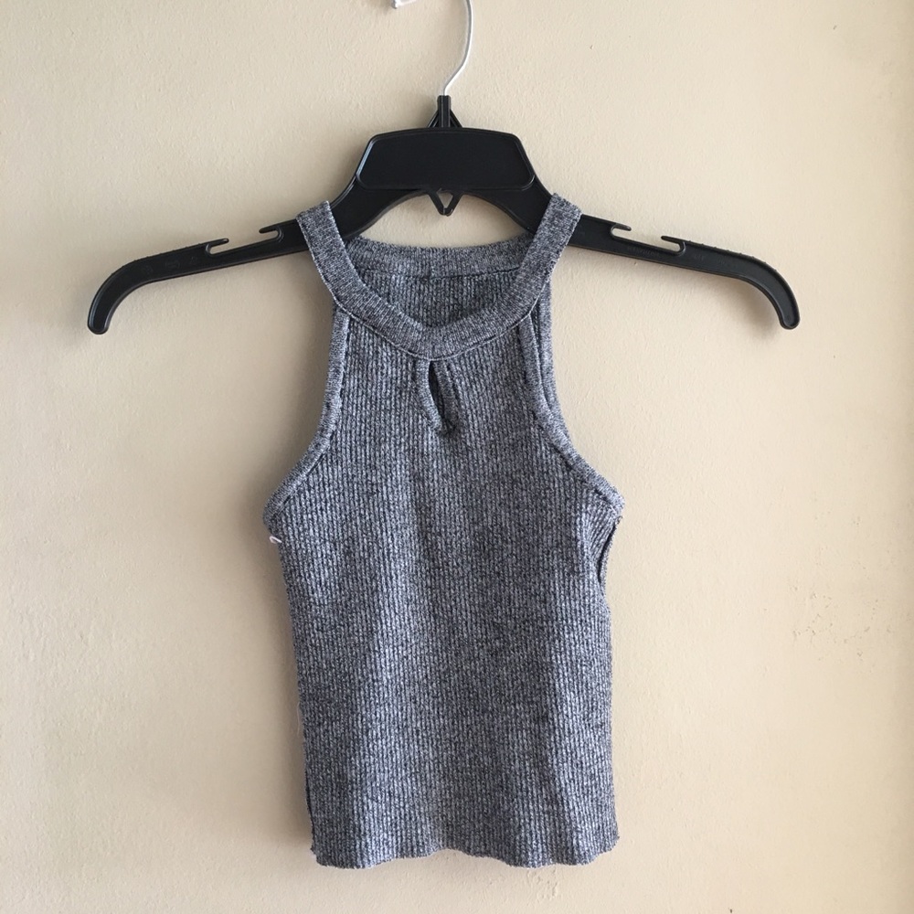Keyhole Tank🖤